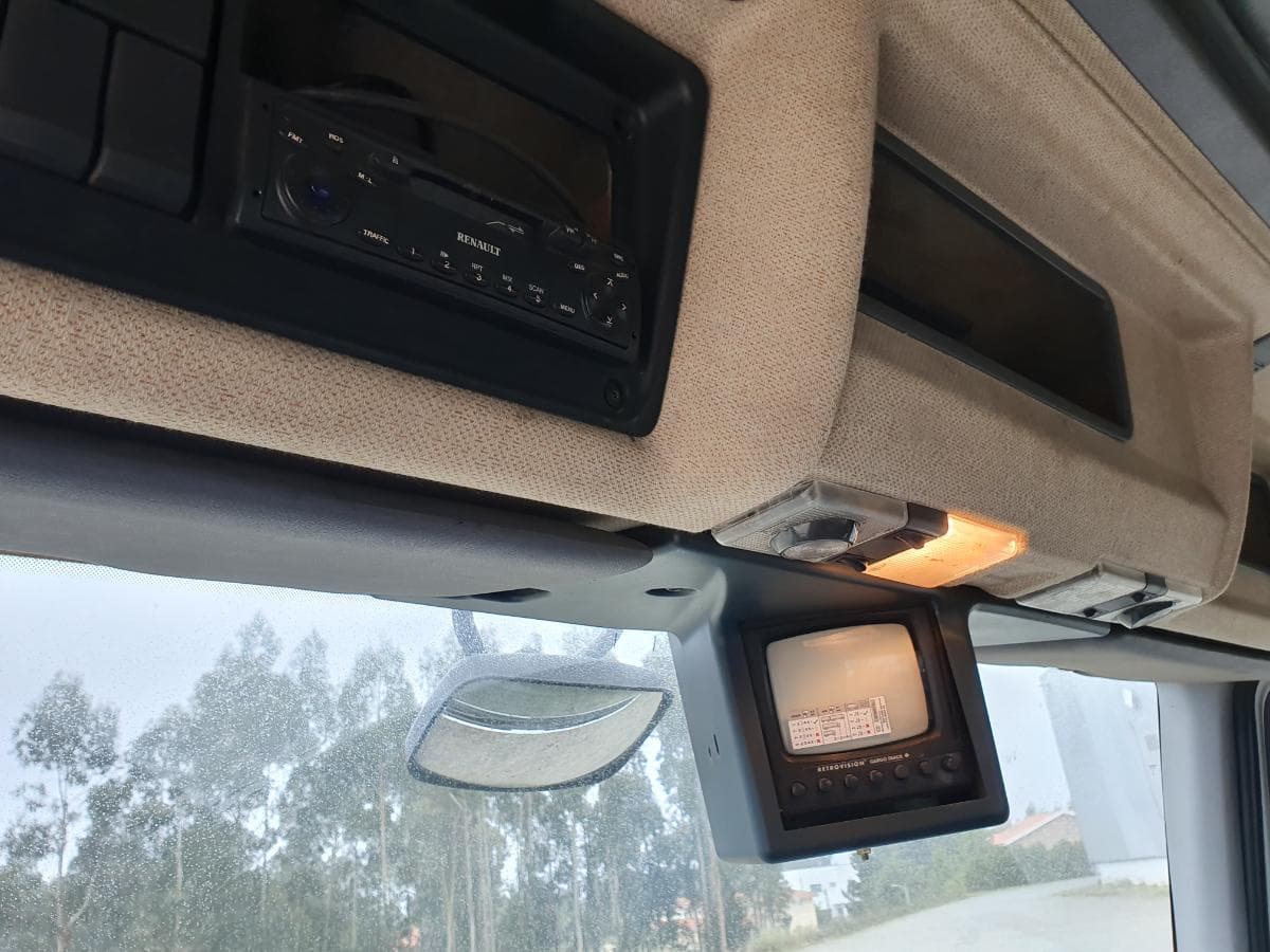 Renault Premium com Grua Atlas Copco 13.01 Basculante — image 26