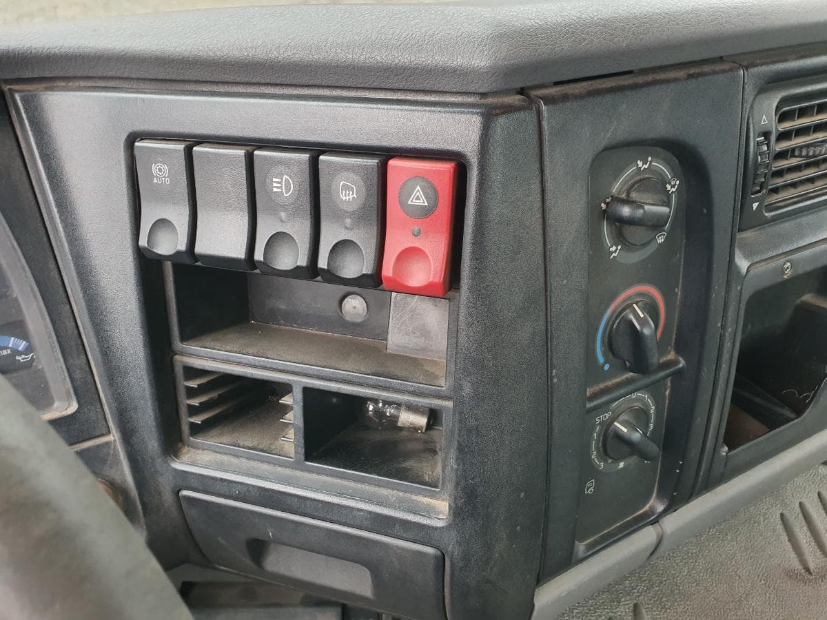 Renault Premium com Grua Atlas Copco 13.01 Basculante — image 37