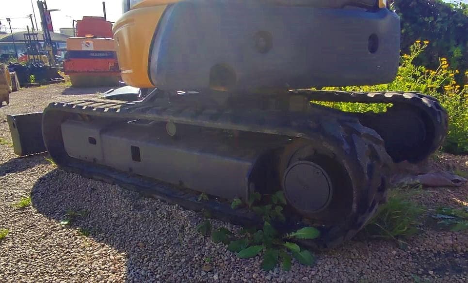Escavadora Giratória Komatsu PC 30 MR — imagem 10