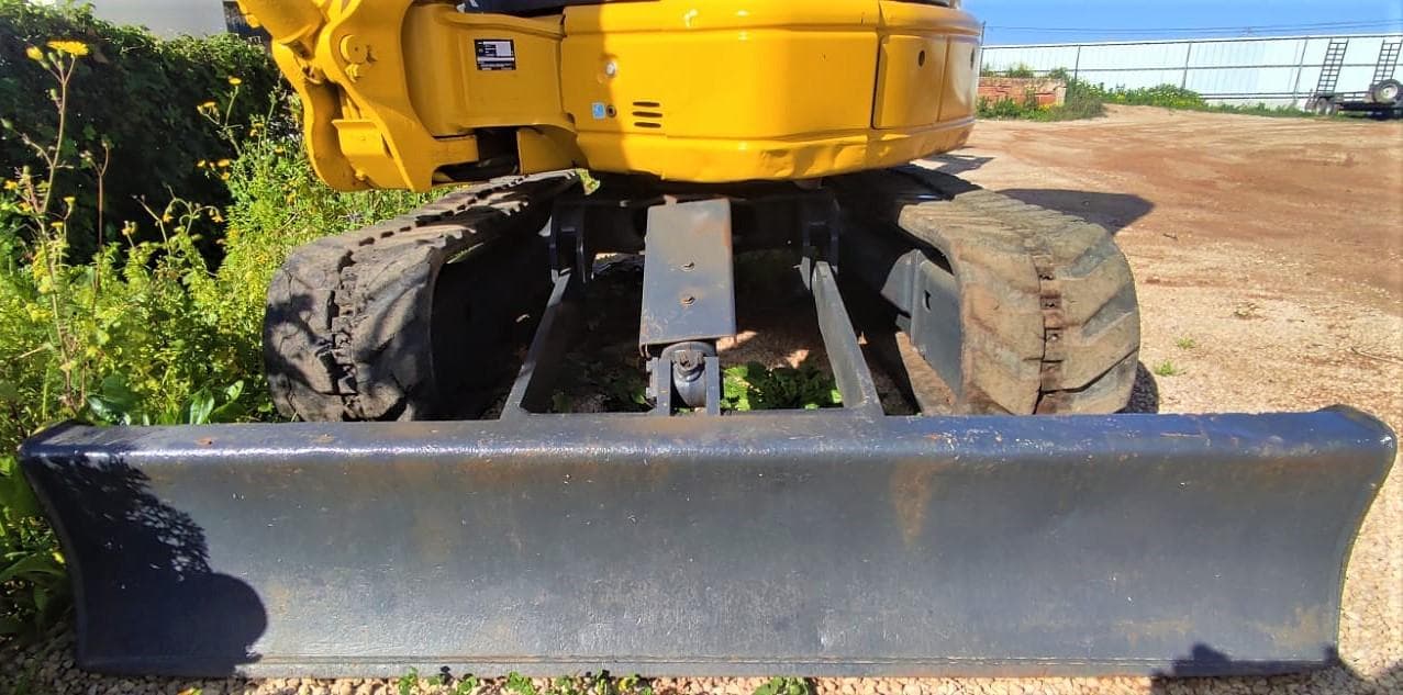 Escavadora Giratória Komatsu PC 30 MR — imagem 8