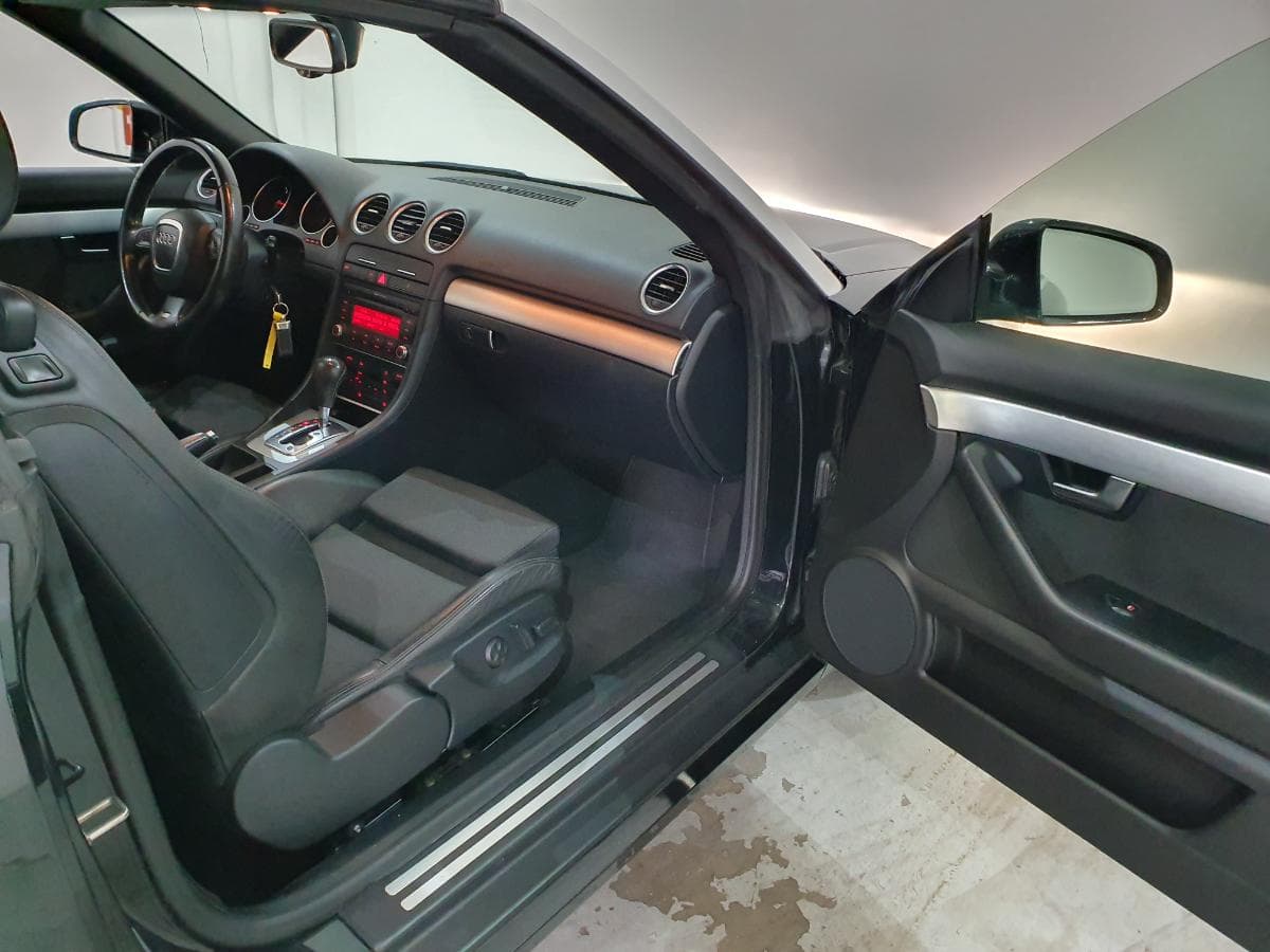 Audi A4 Cabrio 2.0 TDI · Année 2007 — image 22