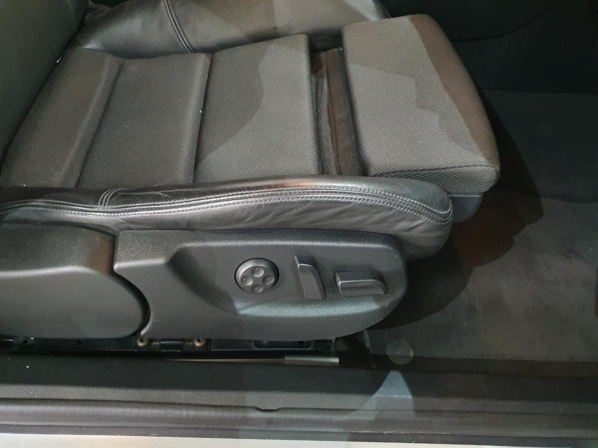Audi A4 Cabrio 2.0 TDI · Année 2007 — image 24