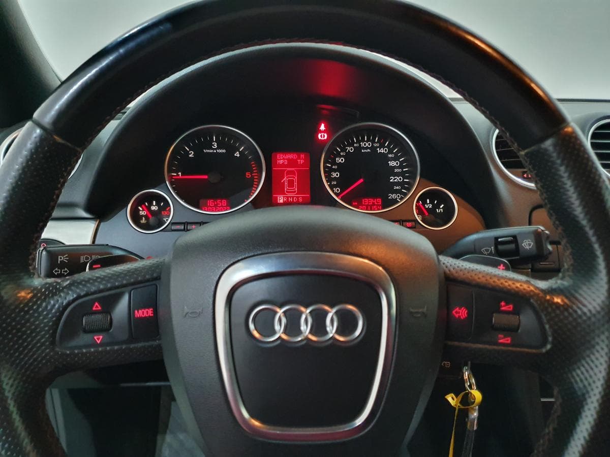 Audi A4 Cabrio 2.0 TDI · Année 2007 — image 27