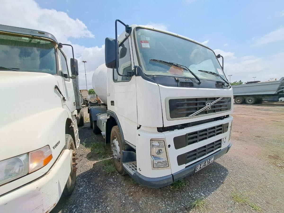 Autobetoneira (7M3) VOLVO · Viana — image 4