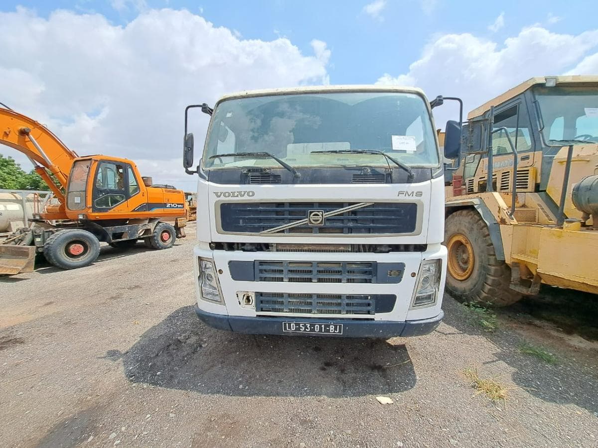 Autobetoneira (7M3) VOLVO · Viana — image 6