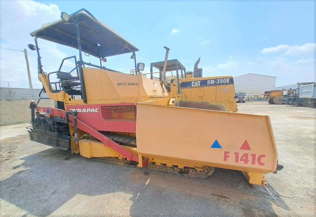 Espalhadora (18T) DYNAPAC F 141 · Viana — imagen 3