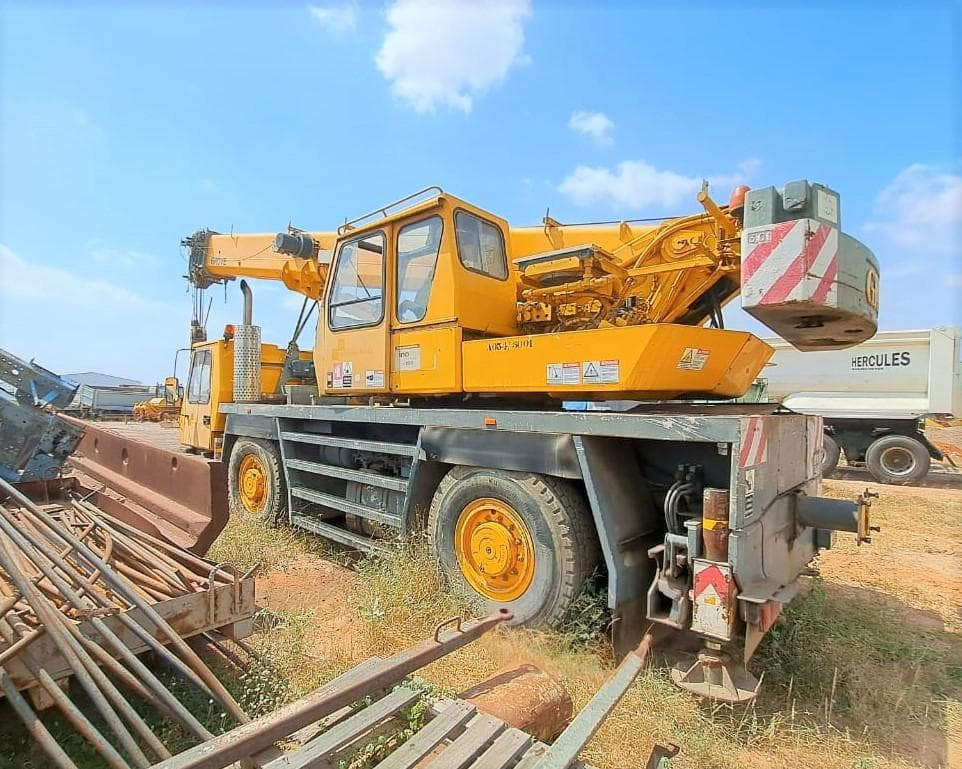 Auto Grua (35T) GROVE GMK 2035 · Viana — image 7