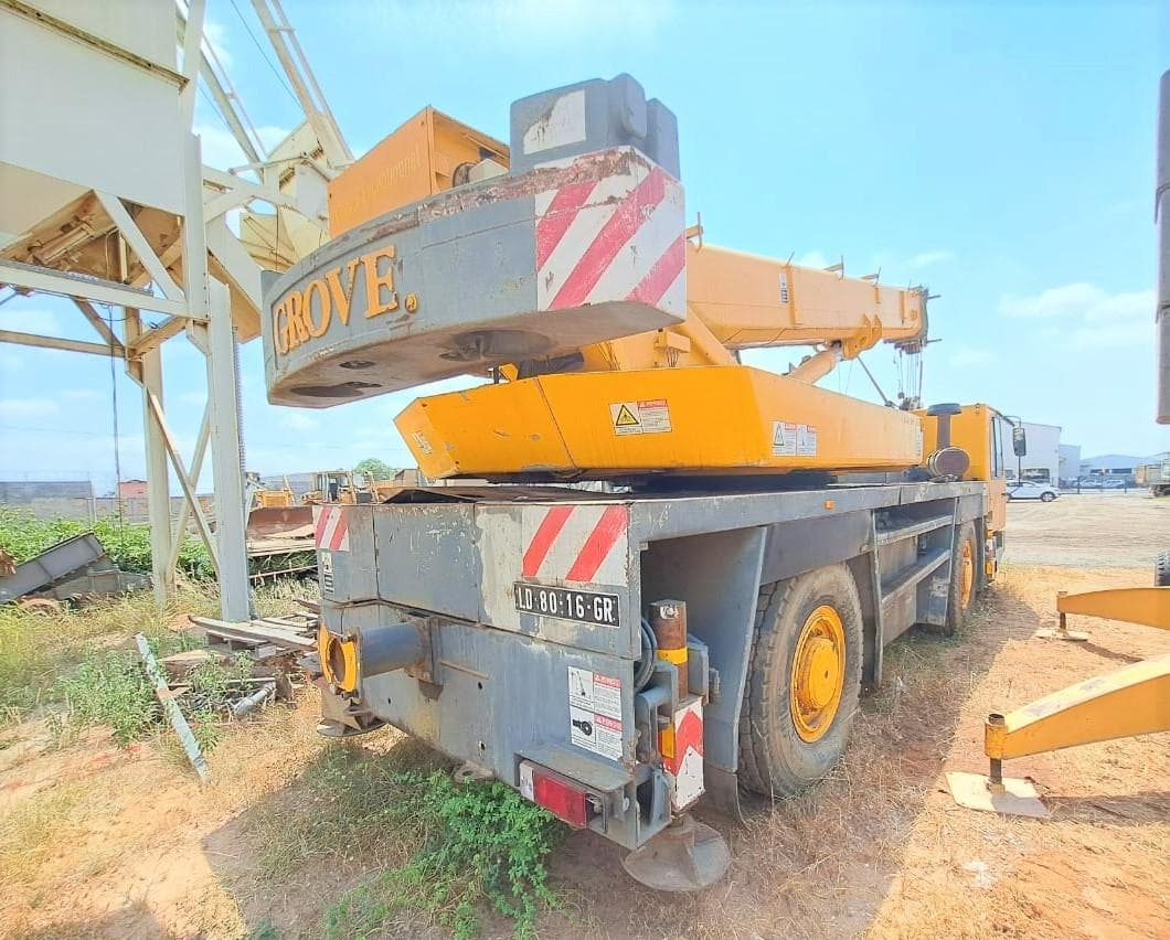 Auto Grua (35T) GROVE GMK 2035 · Viana — image 5