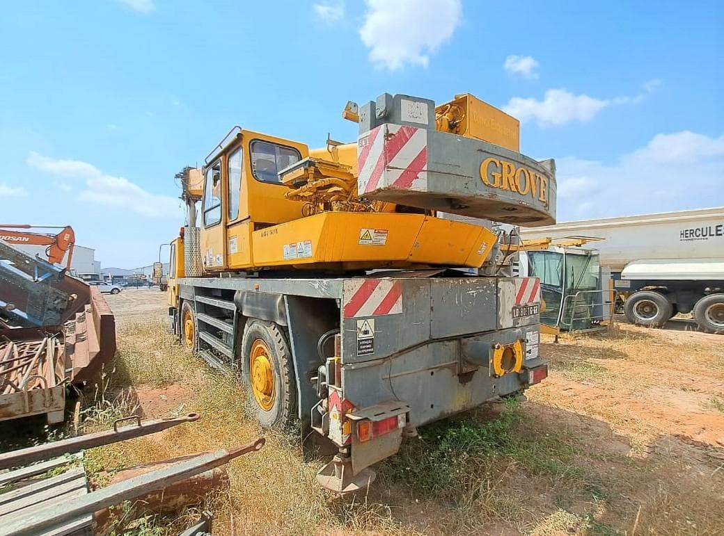 Auto Grua (35T) GROVE GMK 2035 · Viana — image 8