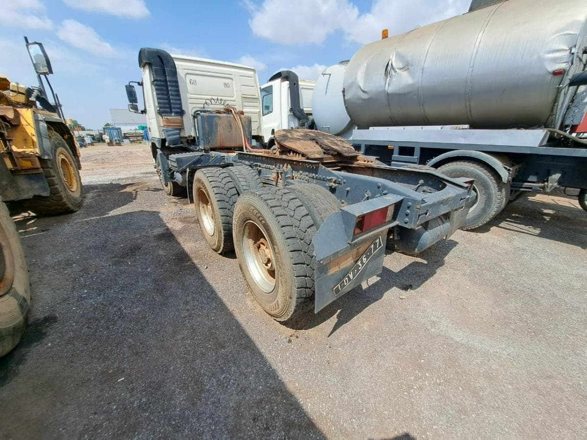 Camião Trator (6X4) VOLVO FM 12-36 · Viana — imagem 5