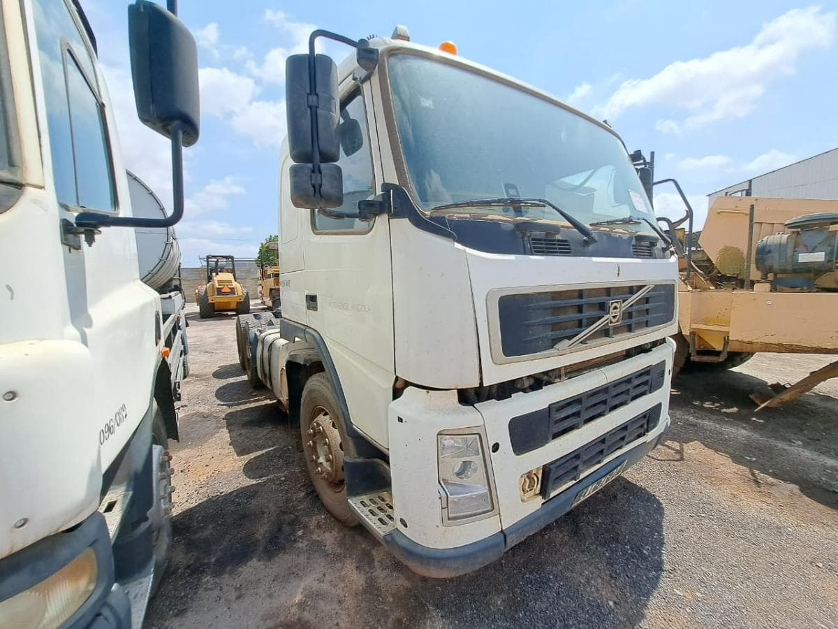 Camião Trator (6X4) VOLVO FM 12-36 · Viana — imagem 3
