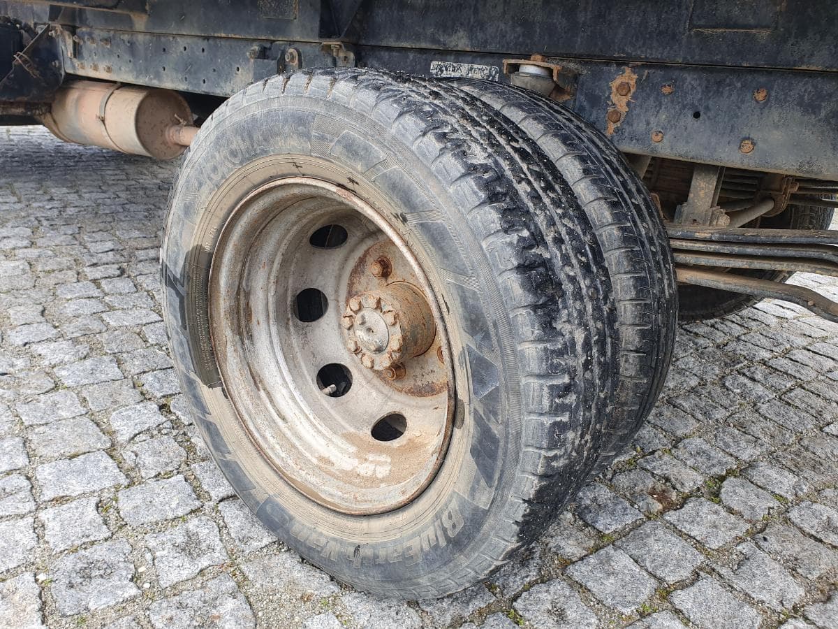 Nissan Cabstar 110 com Grua Palfinger Tribasculante — image 10