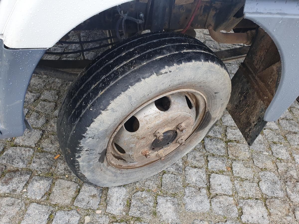 Nissan Cabstar 110 com Grua Palfinger Tribasculante — image 9