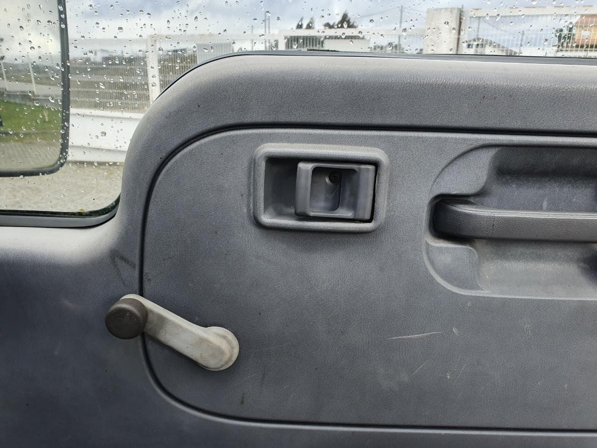 Nissan Cabstar 110 com Grua Palfinger Tribasculante — image 13
