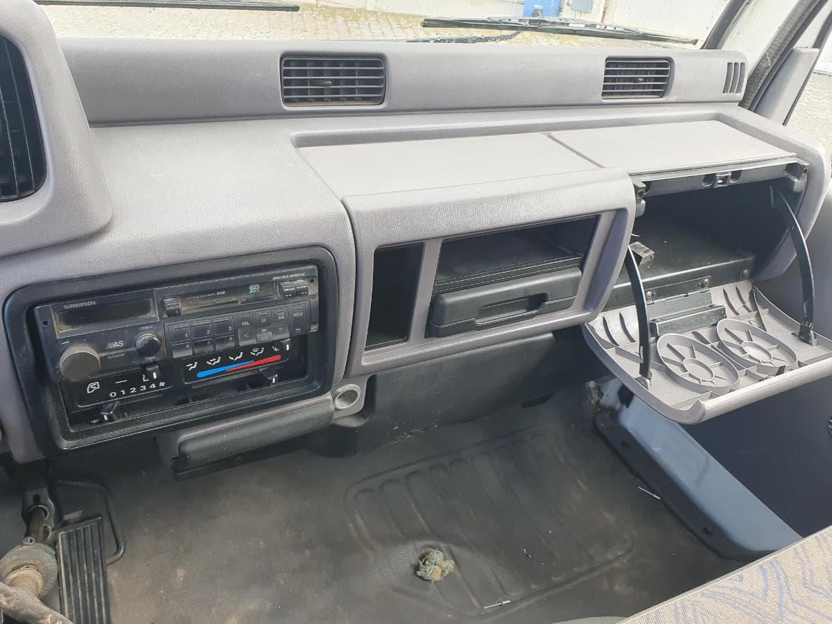 Nissan Cabstar 110 com Grua Palfinger Tribasculante — image 20