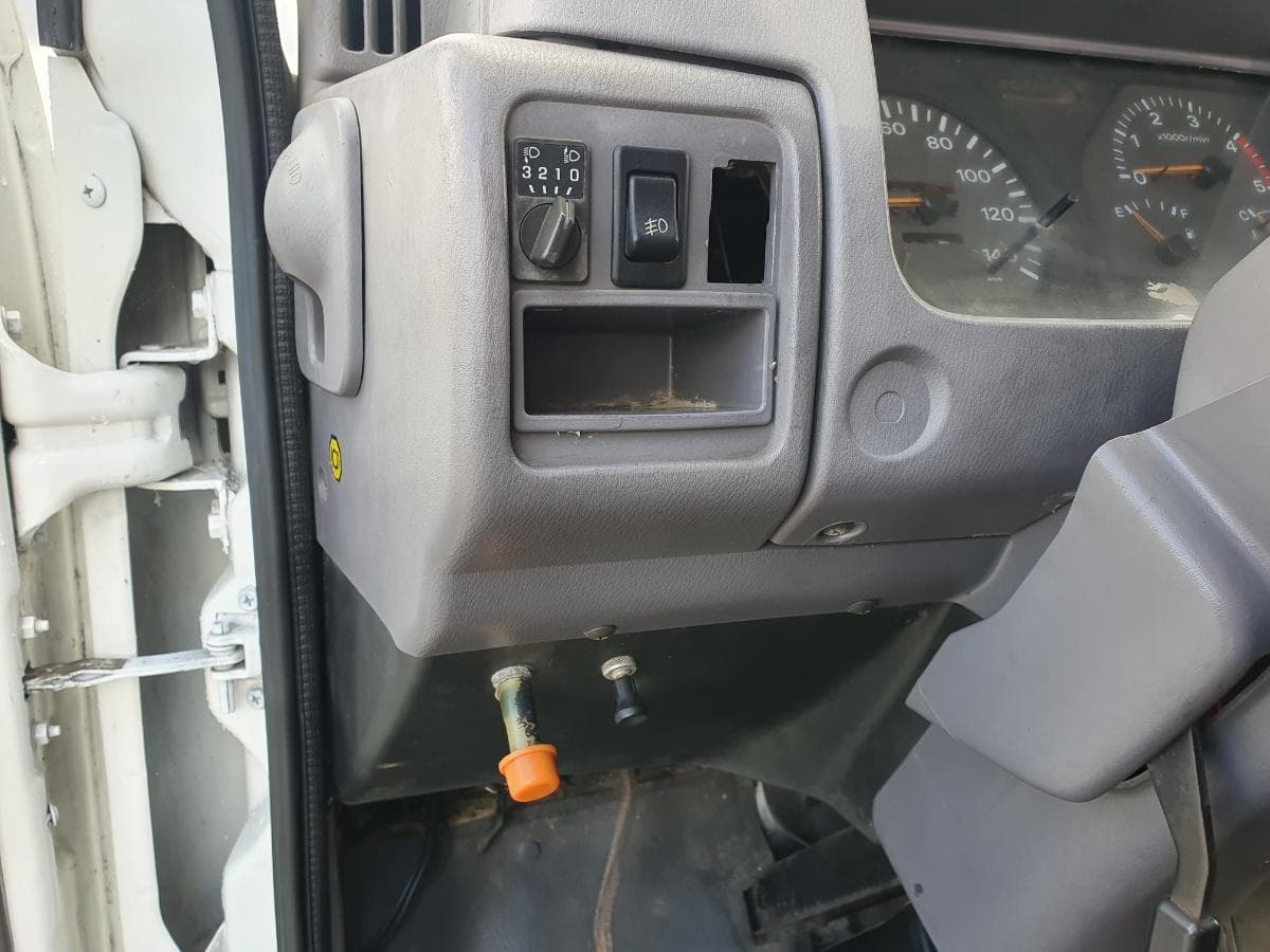Nissan Cabstar 110 com Grua Palfinger Tribasculante — image 22