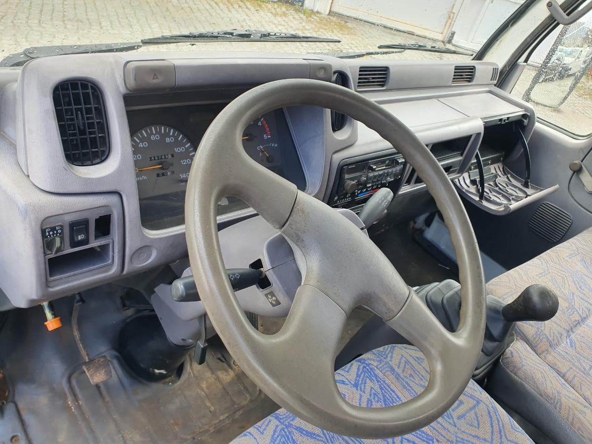 Nissan Cabstar 110 com Grua Palfinger Tribasculante — image 26