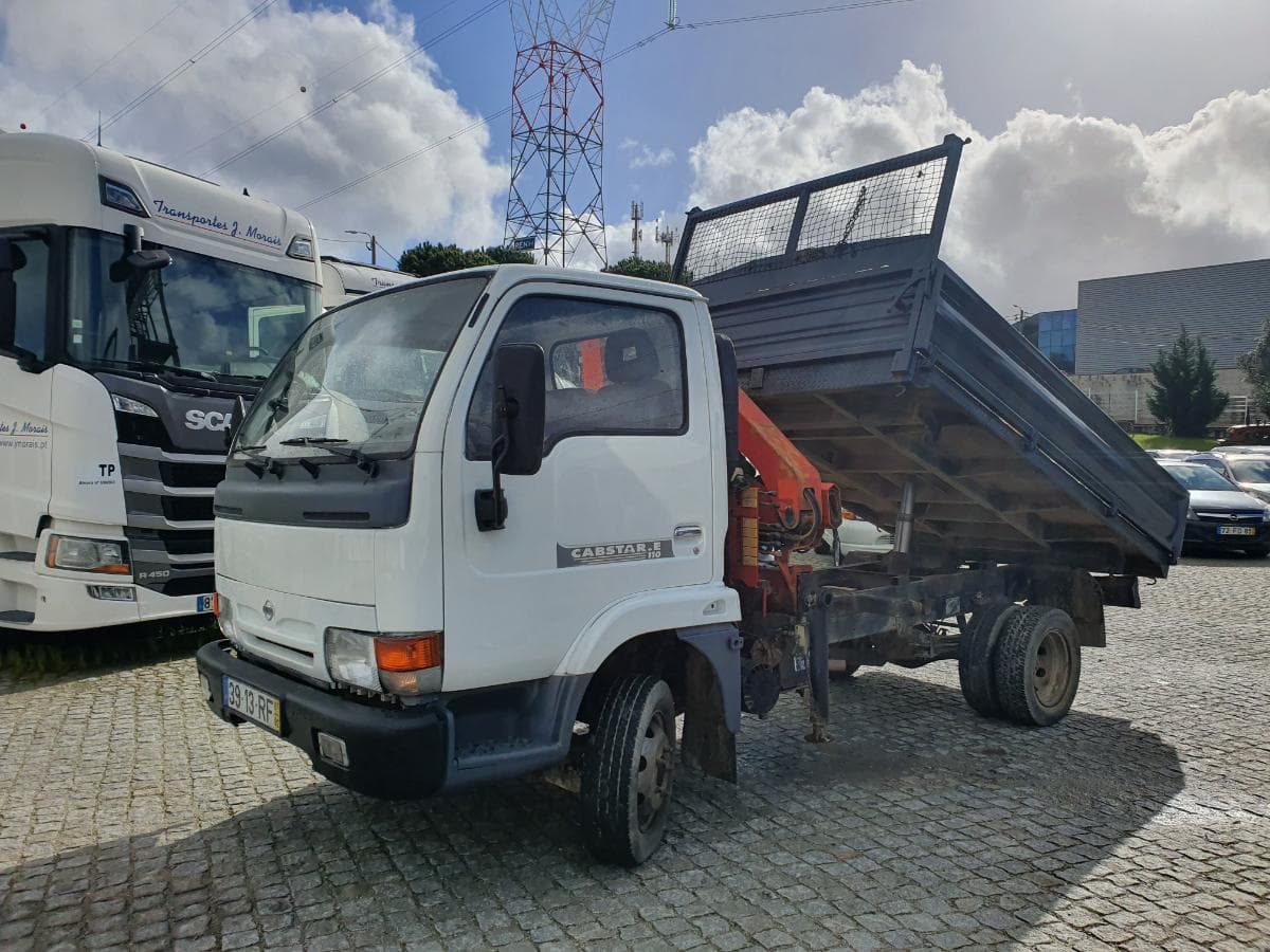 Nissan Cabstar 110 com Grua Palfinger Tribasculante — image 31