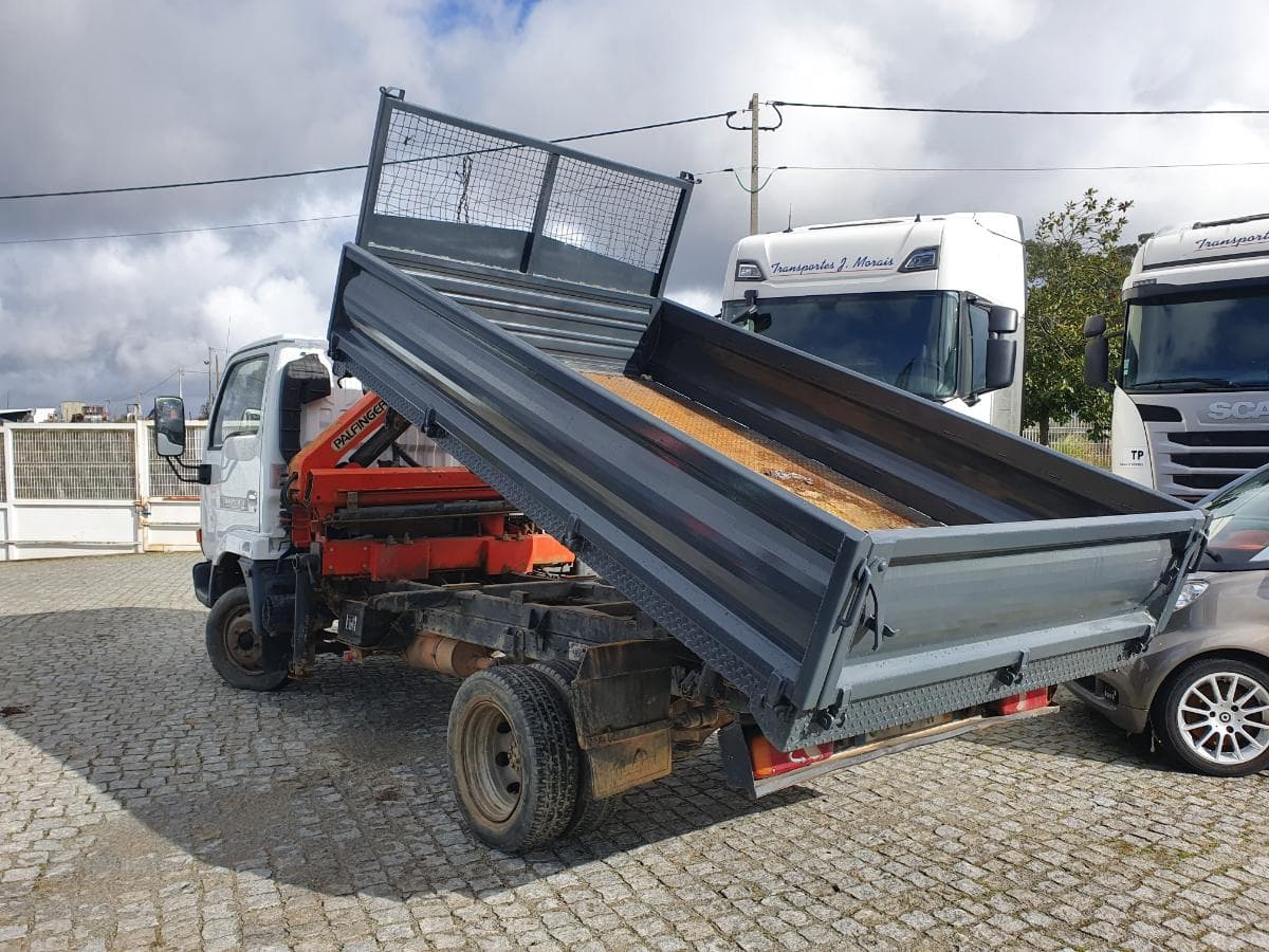 Nissan Cabstar 110 com Grua Palfinger Tribasculante — image 34