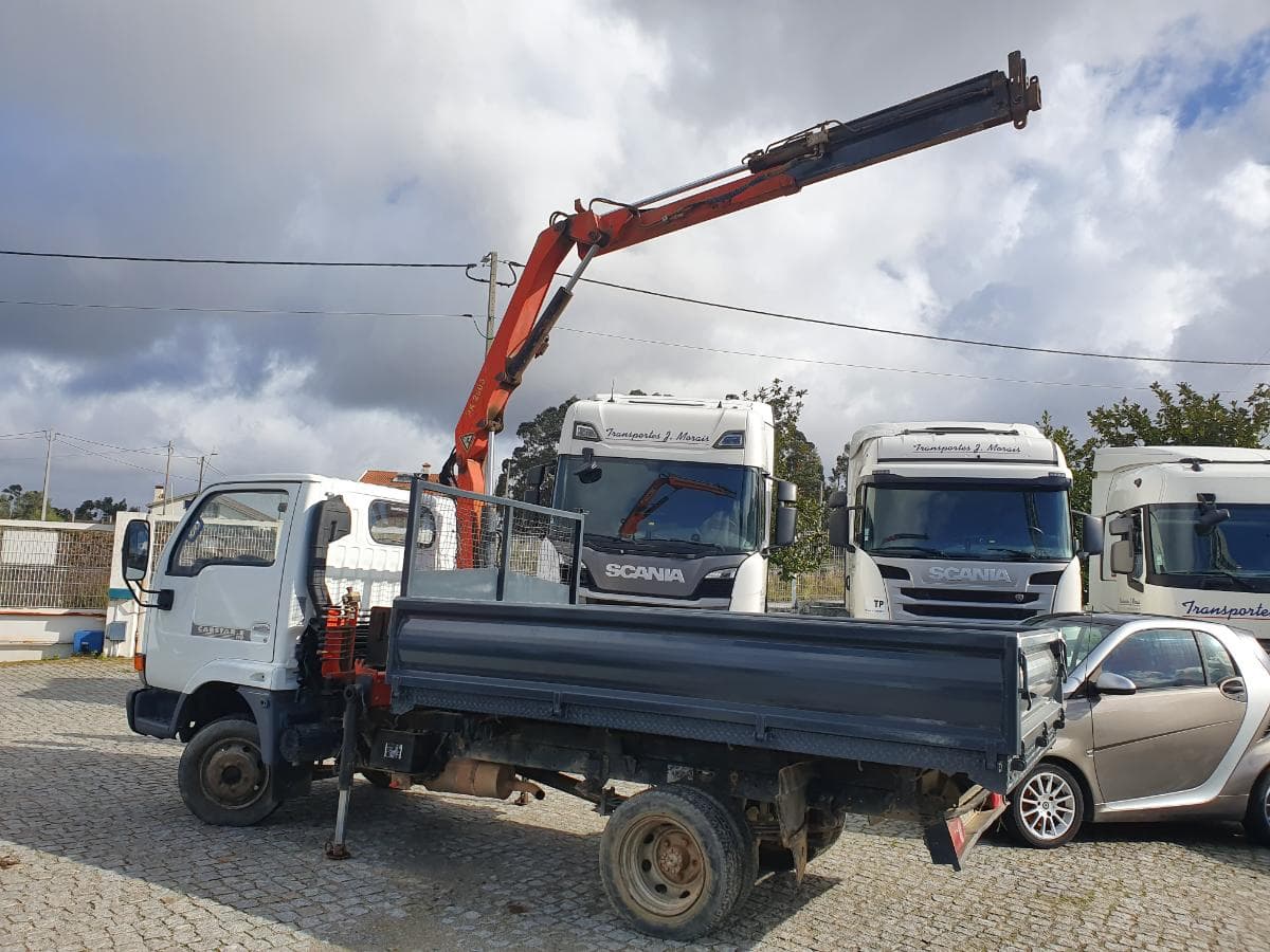 Nissan Cabstar 110 com Grua Palfinger Tribasculante — image 38
