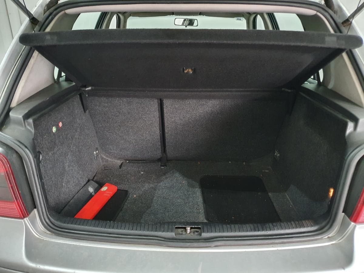 Volkswagen Golf 1.9 TDI 150cv · Ano 2002 — image 10