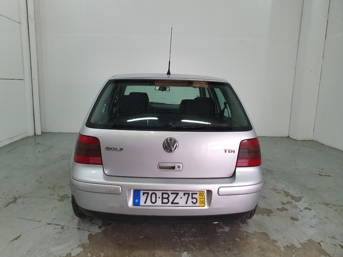 Volkswagen Golf 1.9 TDI 150cv · Ano 2002 — image 9
