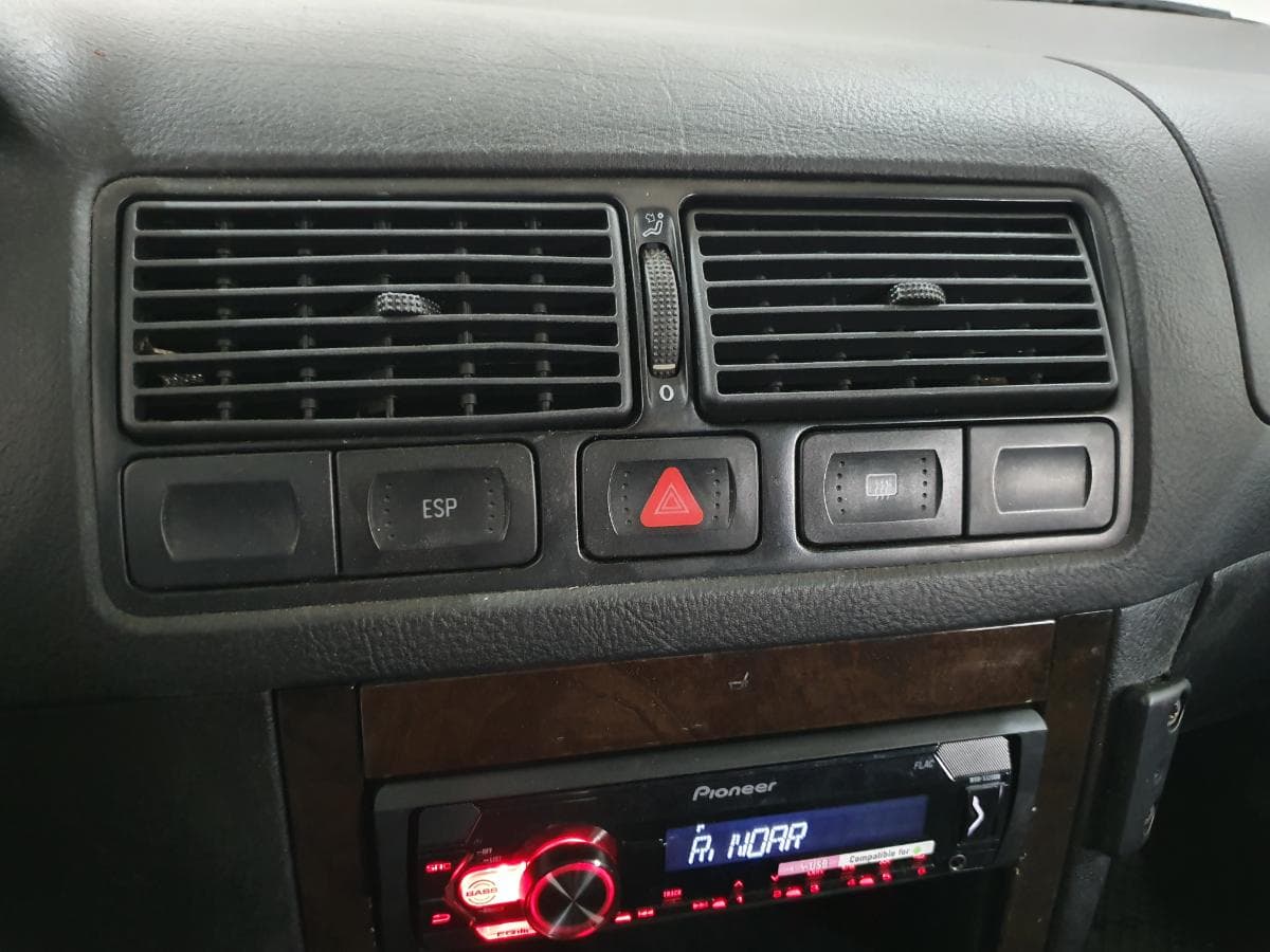 Volkswagen Golf 1.9 TDI 150cv · Ano 2002 — image 34