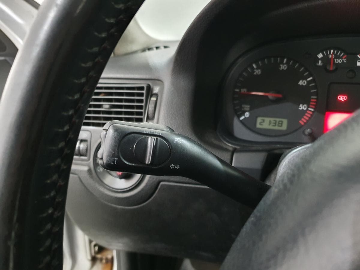 Volkswagen Golf 1.9 TDI 150cv · Ano 2002 — image 36