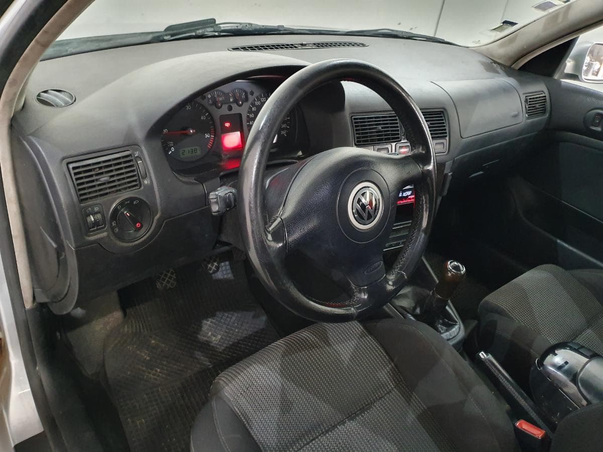 Volkswagen Golf 1.9 TDI 150cv · Ano 2002 — image 38