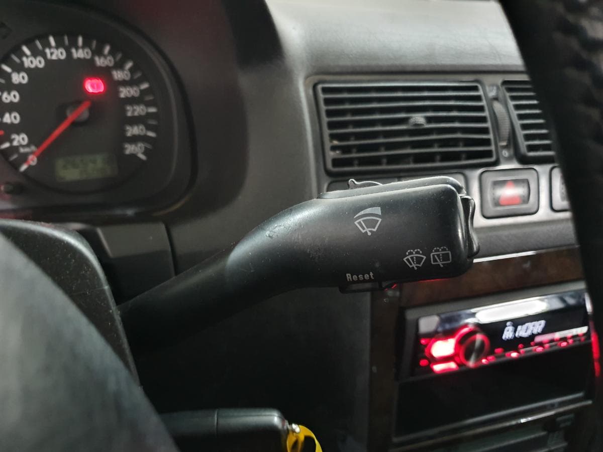 Volkswagen Golf 1.9 TDI 150cv · Ano 2002 — image 41