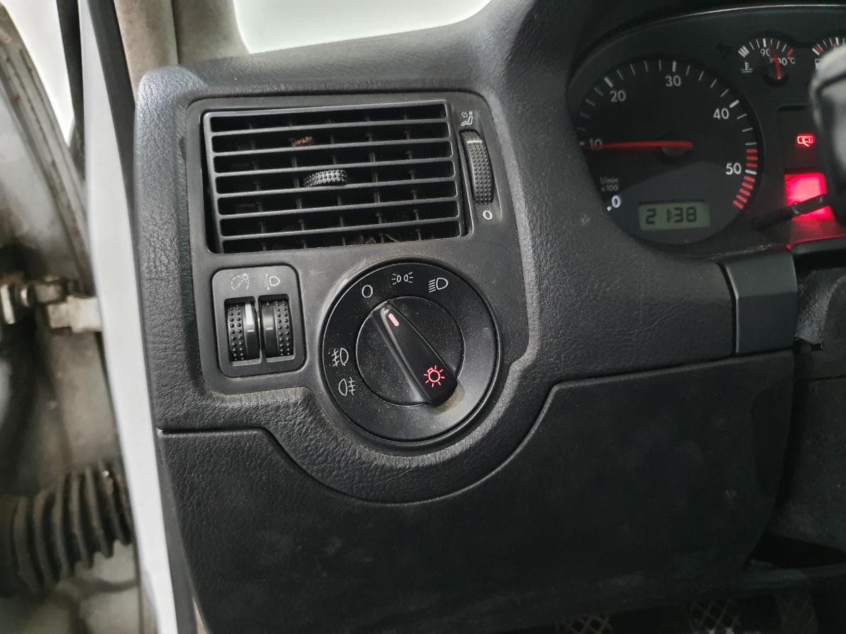 Volkswagen Golf 1.9 TDI 150cv · Ano 2002 — image 42