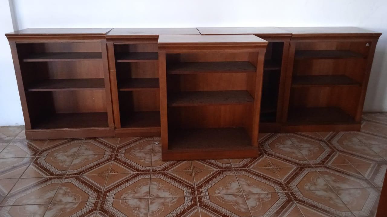 Mobiliario de oficina ·