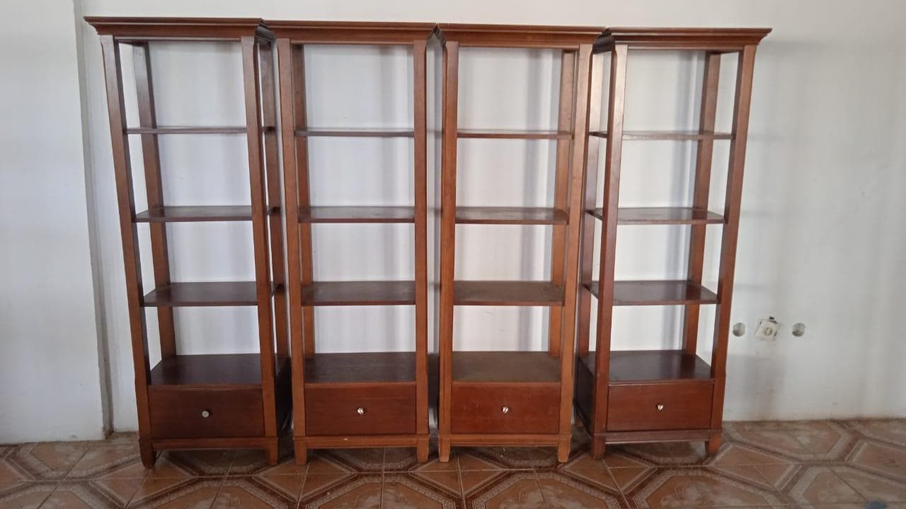 Mobilier de bureau · — image 1