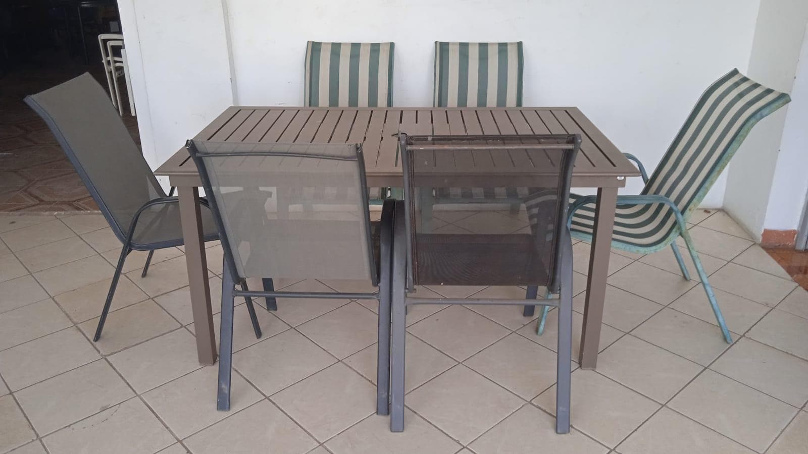 Mesa de Jardim · — imagen 1