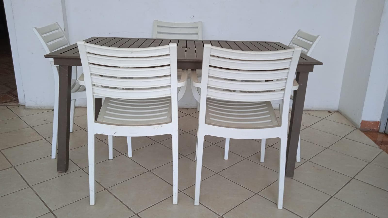 Mesa de Jardim · — imagen 1