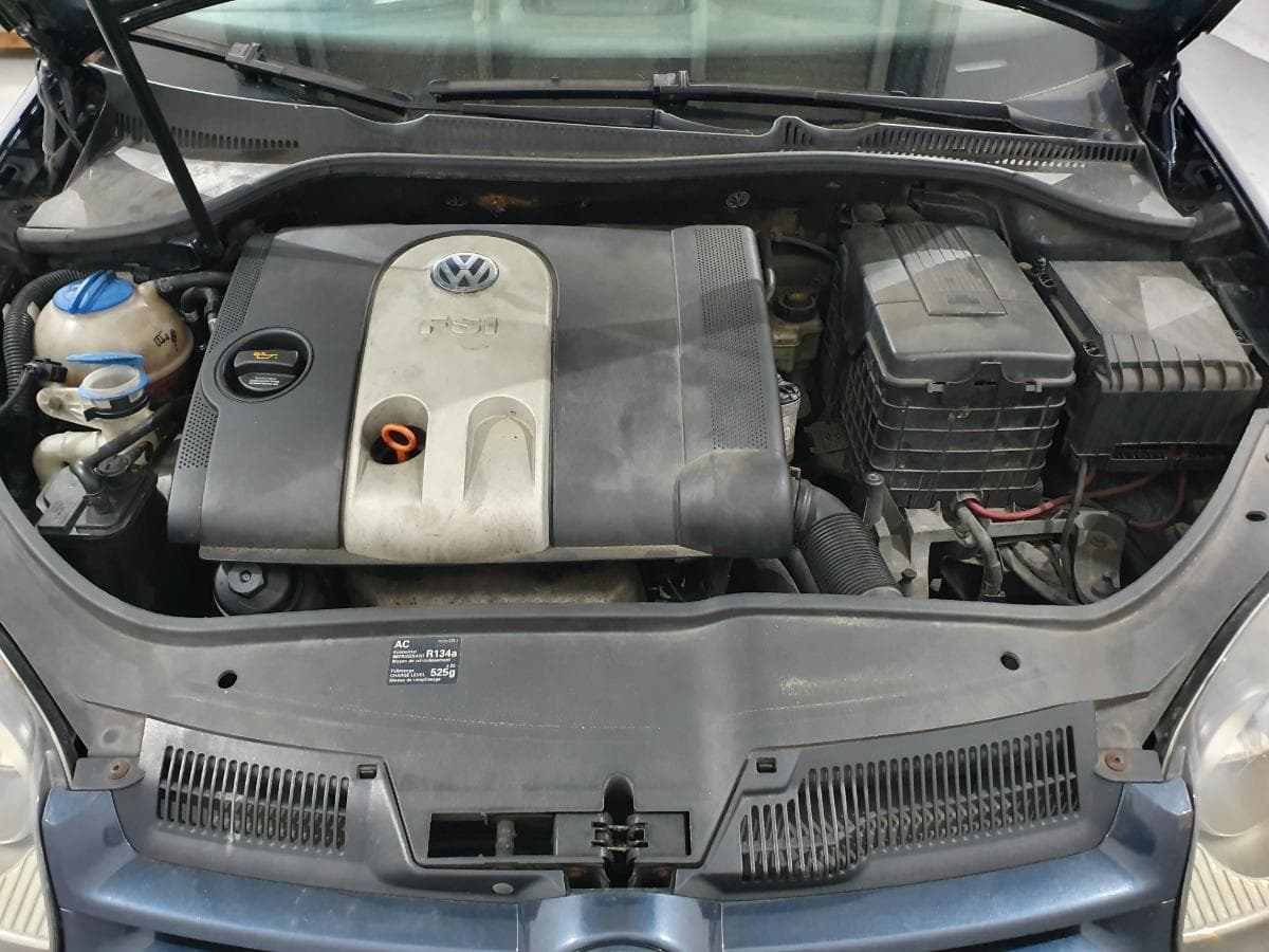 Volkswagen Golf 1.4 FSI · Ano 2004 — imagen 4