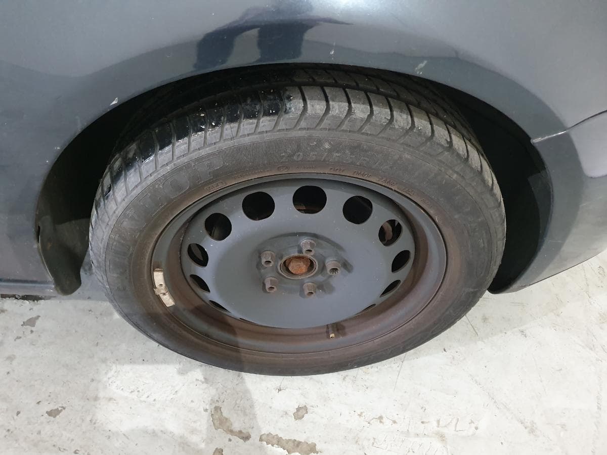 Volkswagen Golf 1.4 FSI · Ano 2004 — imagen 16