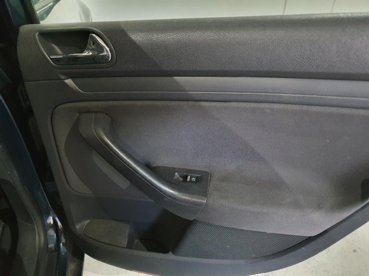 Volkswagen Golf 1.4 FSI · Ano 2004 — imagen 36