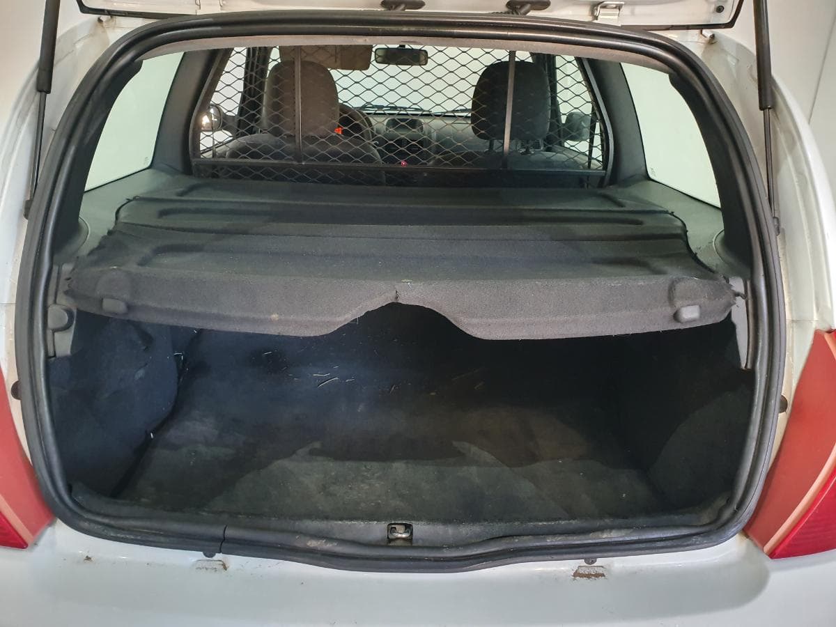Renault Clio 1.5 DCI · Año 2007 — imagen 9