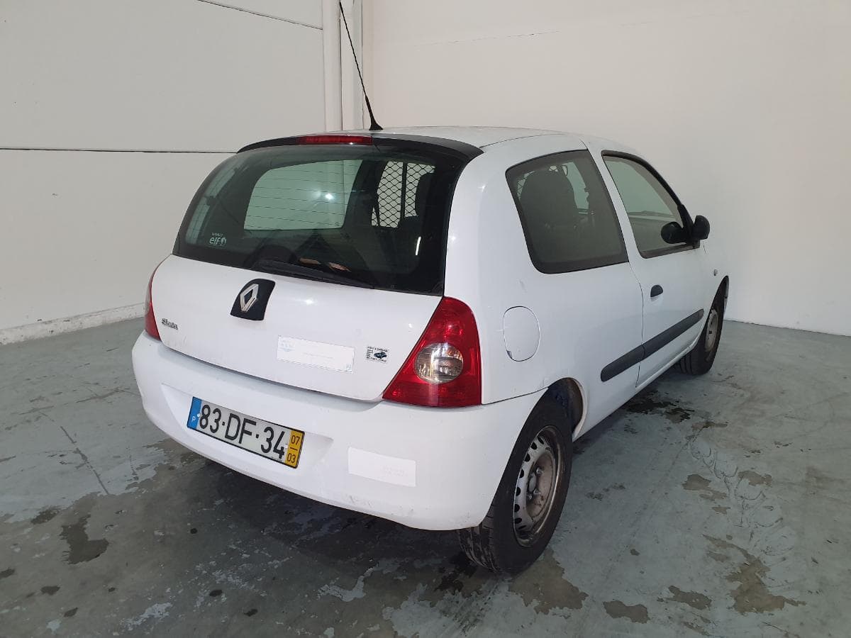 Renault Clio 1.5 DCI · Año 2007 — imagen 10