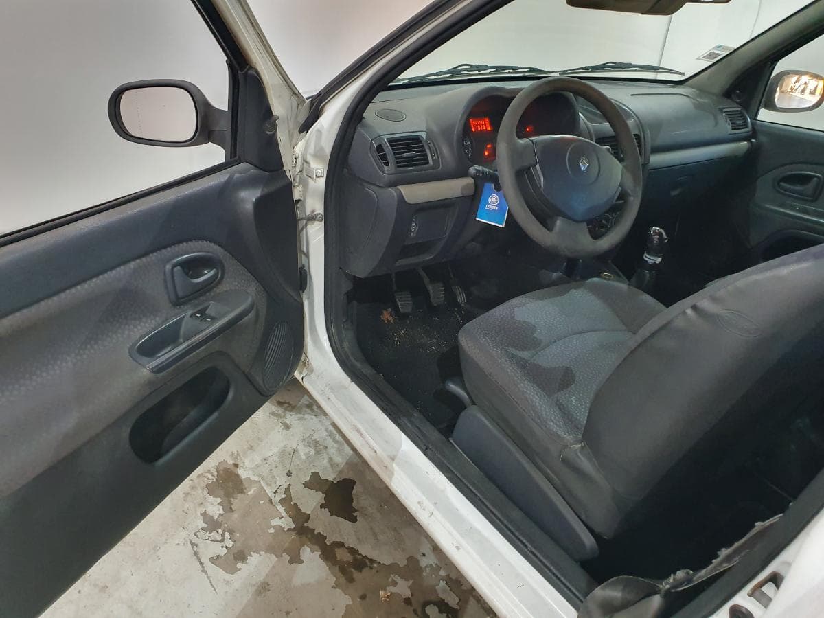 Renault Clio 1.5 DCI · Año 2007 — imagen 16