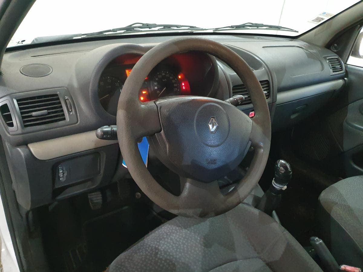 Renault Clio 1.5 DCI · Año 2007 — imagen 17