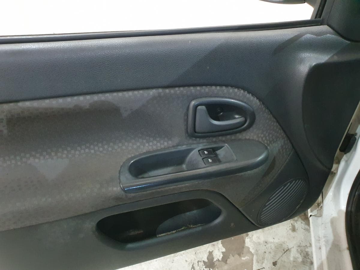 Renault Clio 1.5 DCI · Año 2007 — imagen 18