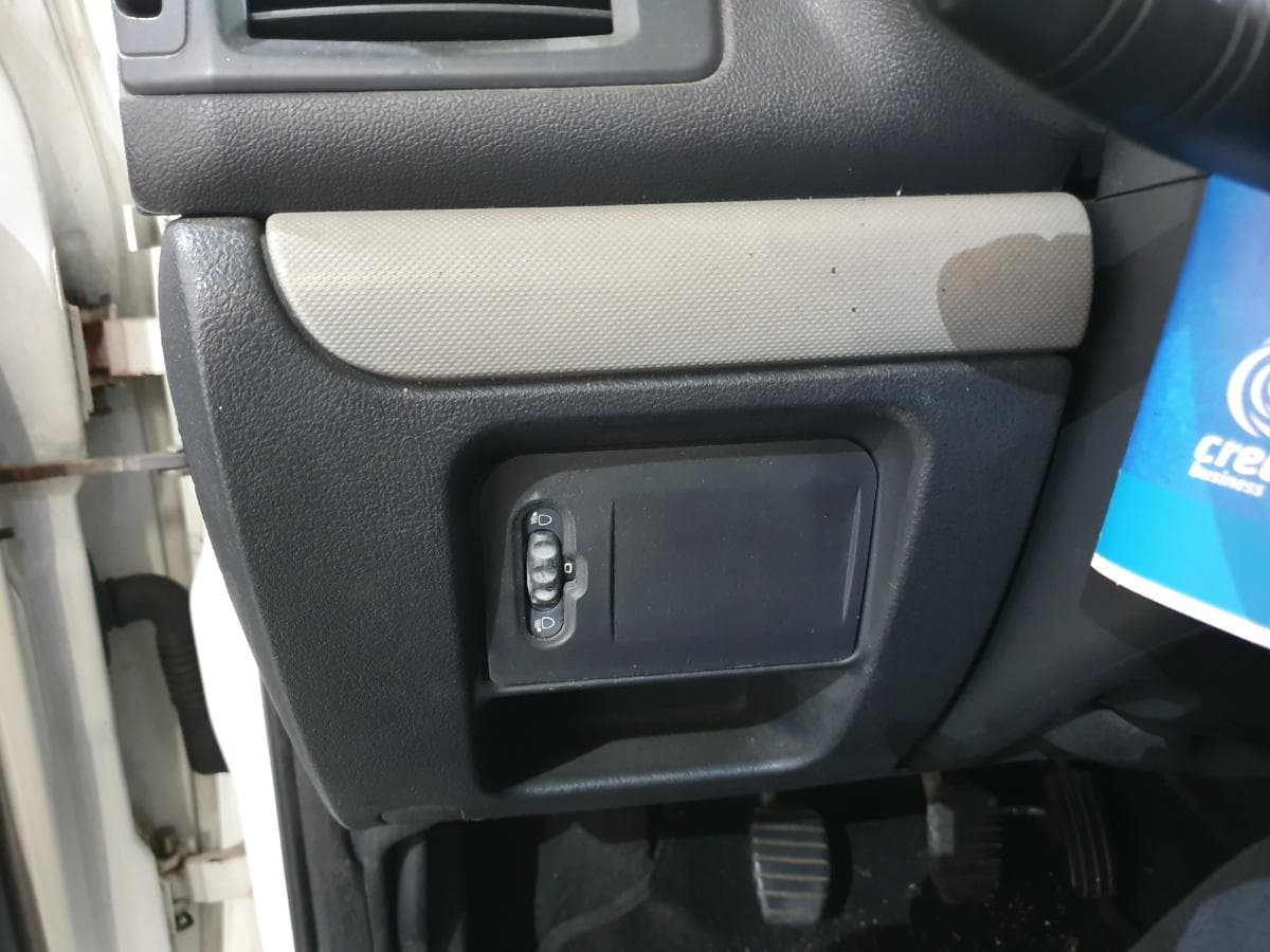 Renault Clio 1.5 DCI · Año 2007 — imagen 19