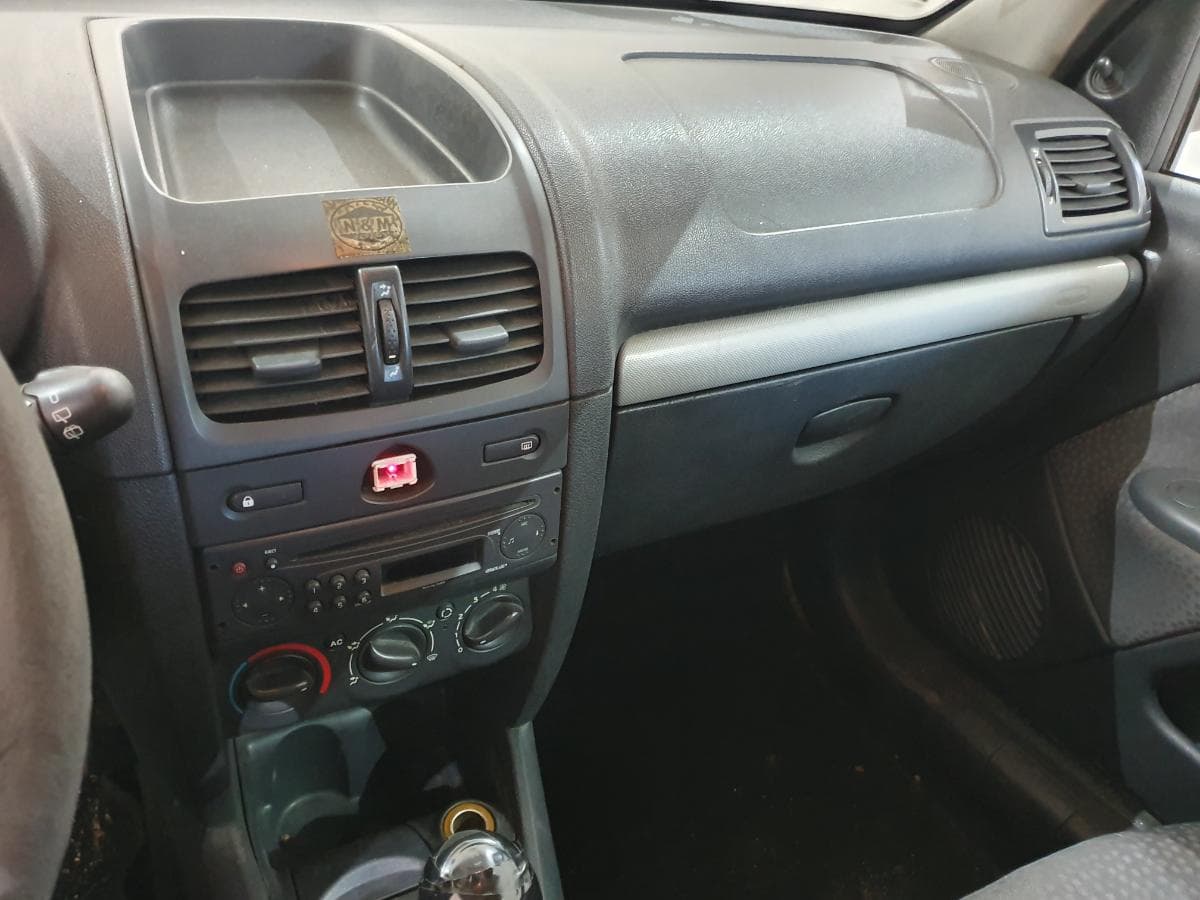 Renault Clio 1.5 DCI · Año 2007 — imagen 20