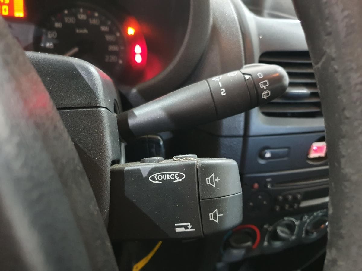 Renault Clio 1.5 DCI · Año 2007 — imagen 25