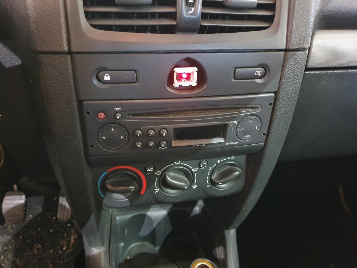 Renault Clio 1.5 DCI · Año 2007 — imagen 26