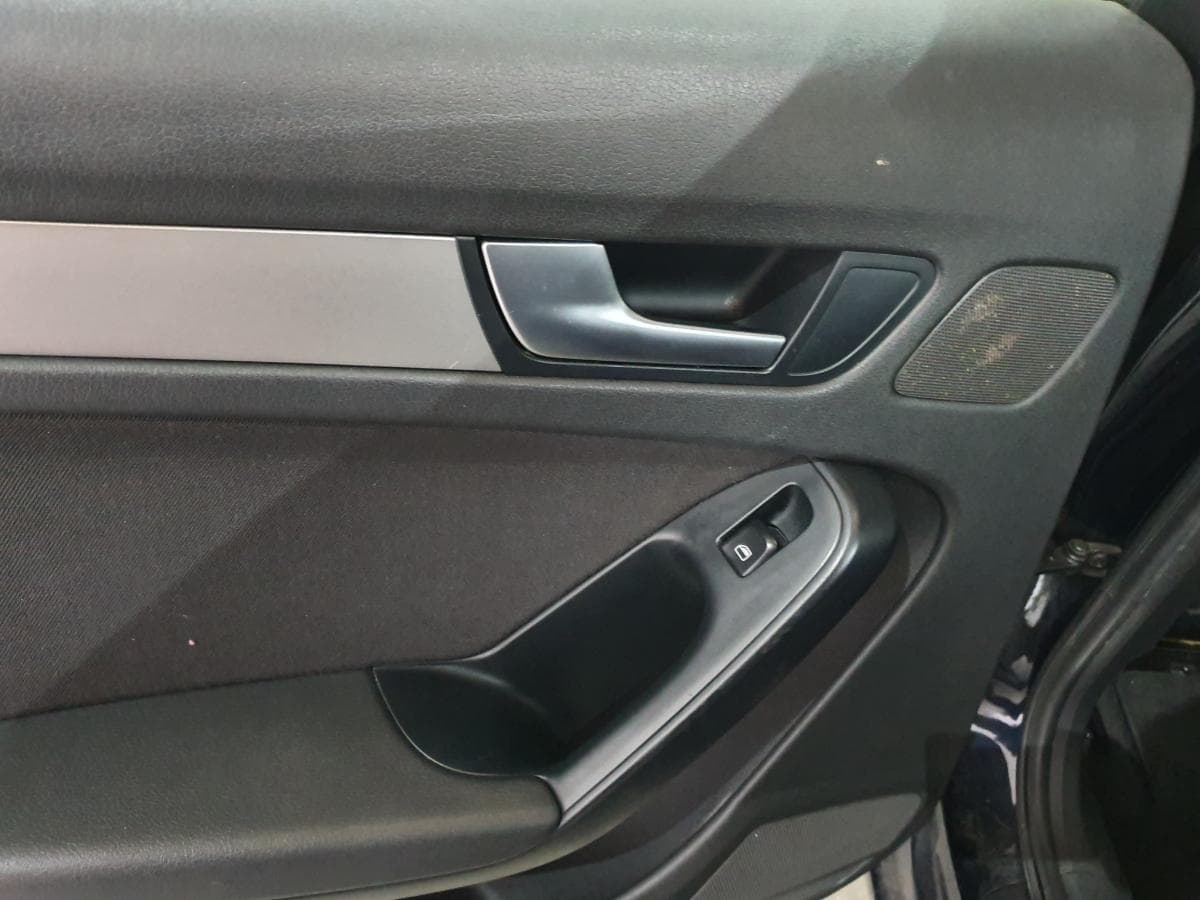 Audi A4 2.0 TDI · Ano 2009 — image 23