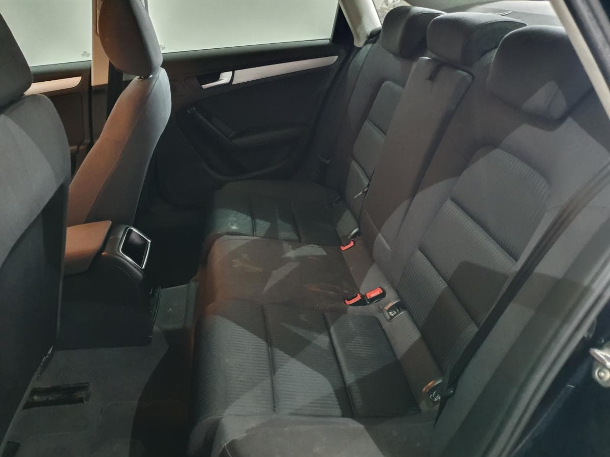 Audi A4 2.0 TDI · Ano 2009 — image 25