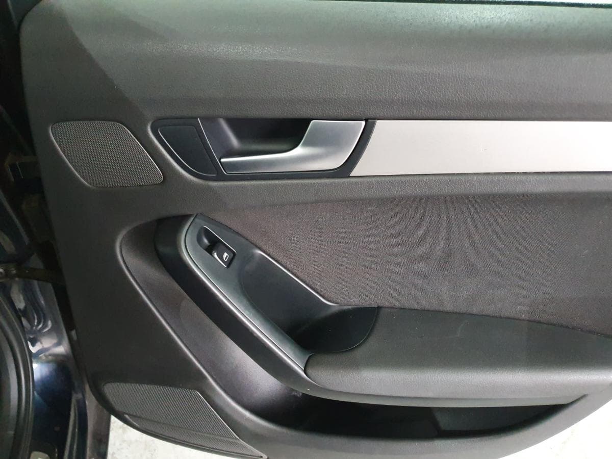Audi A4 2.0 TDI · Ano 2009 — image 27